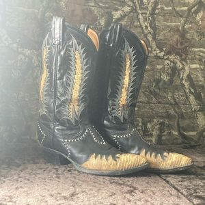 Tony Lama Western style snake skin cowboy boots
